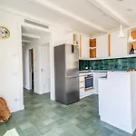 Eden Villa *