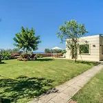 Eden Villa *
