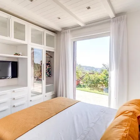 Eden Villa *